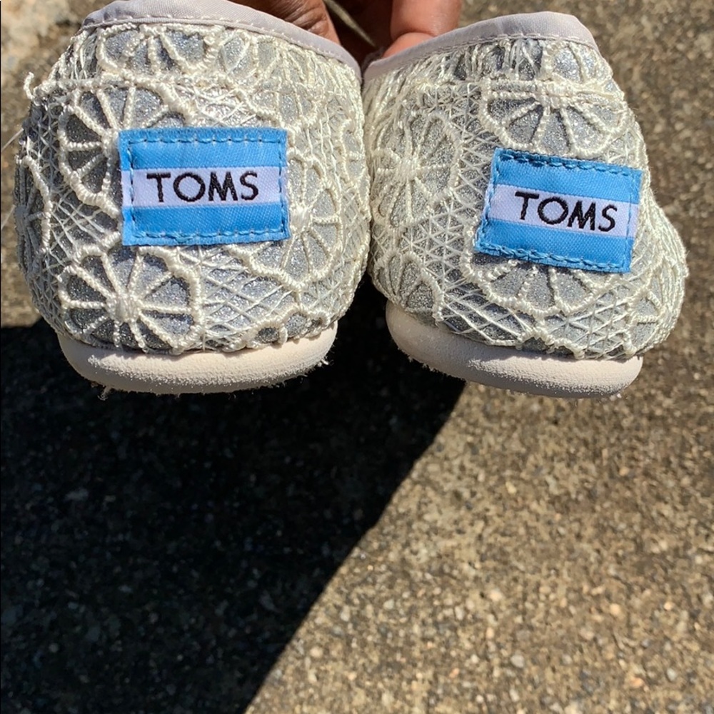 Toms - Picture 3 of 7